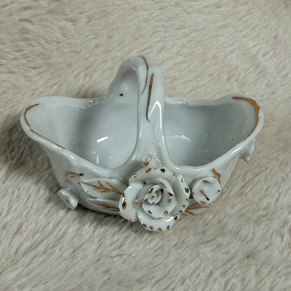 Occupied Japan Ceramic Vintage Miniature Basket Trinket Dish Made in White/Gold